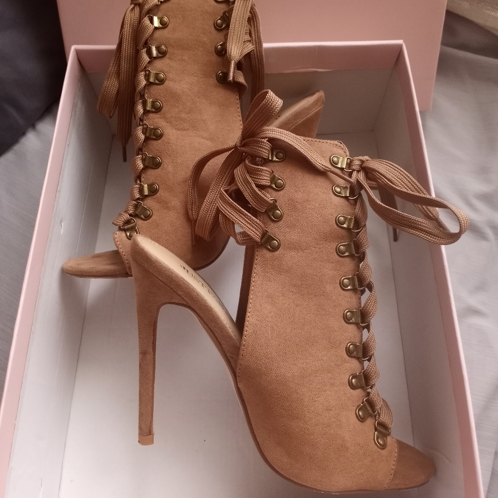 JustFab Women's lacey heels
